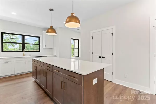 Huntersville, NC 28078,740 Falling Oak ALY #24