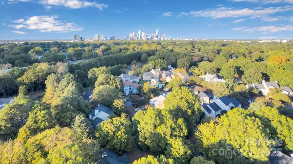 3300 Selwyn Farms LN, Charlotte, NC 28209