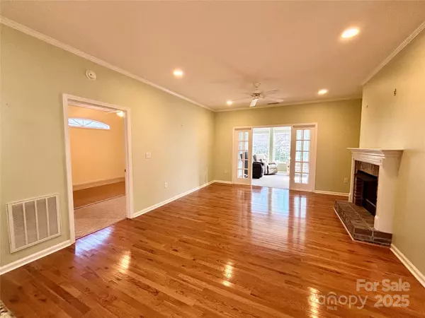 Brevard, NC 28712,28 Canterbury TRCE