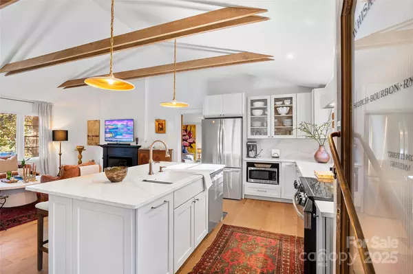 Asheville, NC 28801,112 Pearson DR