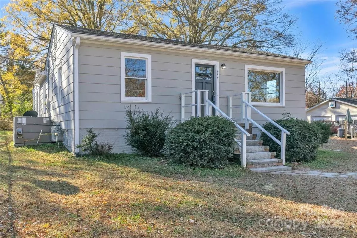 Mooresville, NC 28115,444 Oakwood AVE