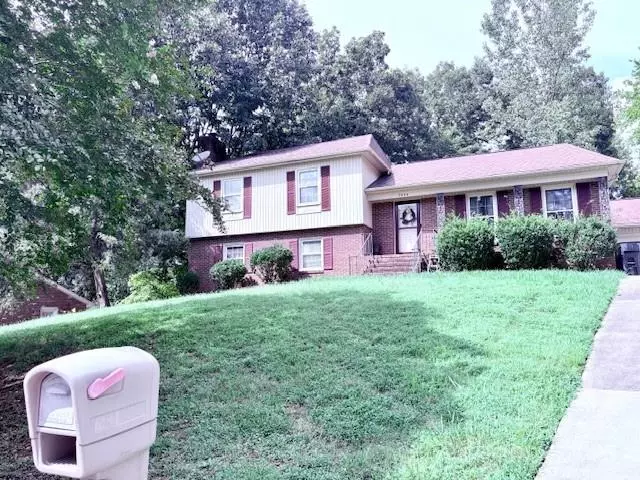 7434 Kilcullen DR, Charlotte, NC 28270