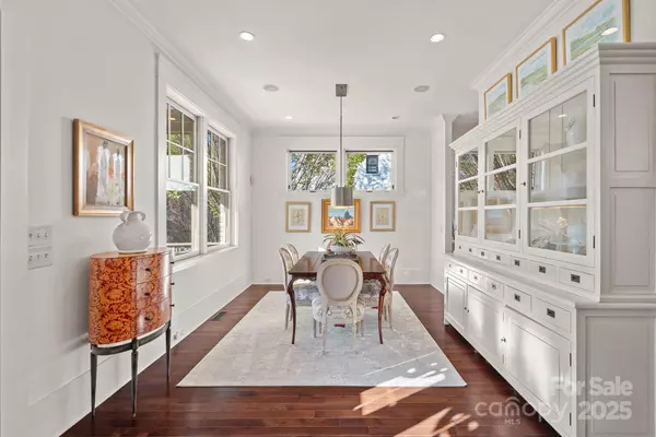 Charlotte, NC 28211,206 Meadowbrook RD