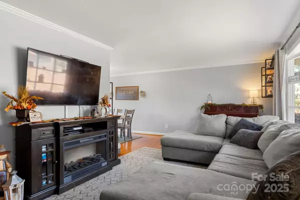 Shelby, NC 28152,912 Parkwood RD