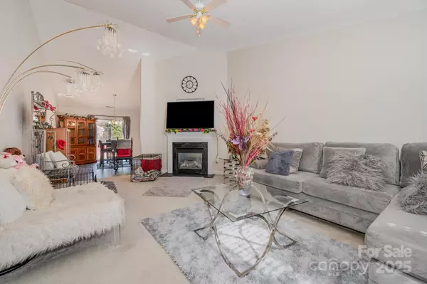 Charlotte, NC 28215,11131 Palestrina RD