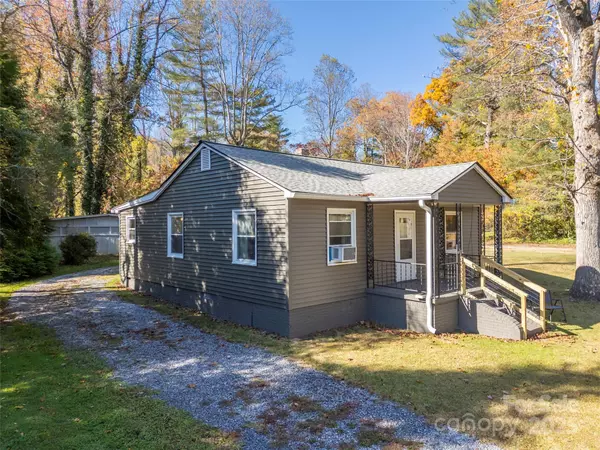 721 White Pine DR, Laurel Park, NC 28739