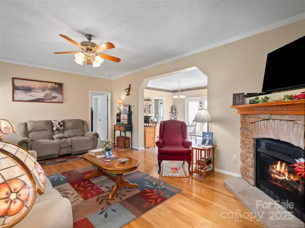 Whittier, NC 28789,70 Pierce Elders RD