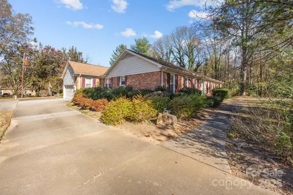 Charlotte, NC 28213,4423 Bob White CT