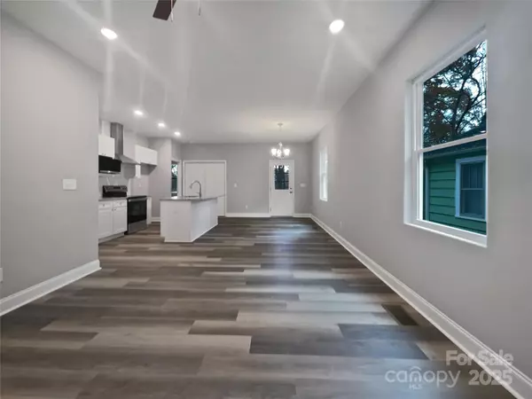 Statesville, NC 28677,1701 5th ST