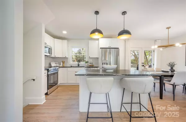 Charlotte, NC 28210,7329 Thorncliff DR