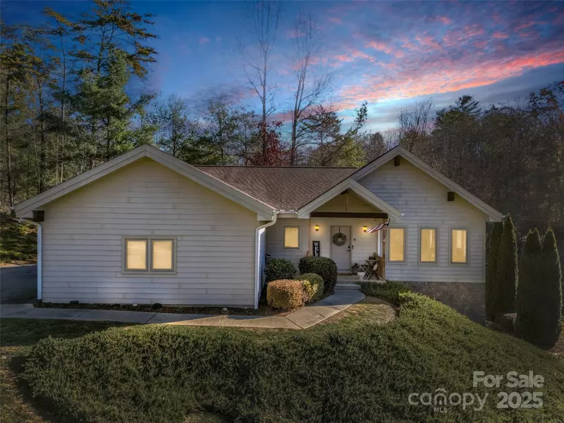 9 Fairway View DR, Weaverville, NC 28787