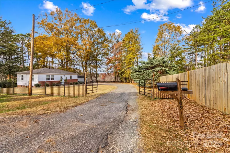 109 James Robert LN, Mooresville, NC 28115