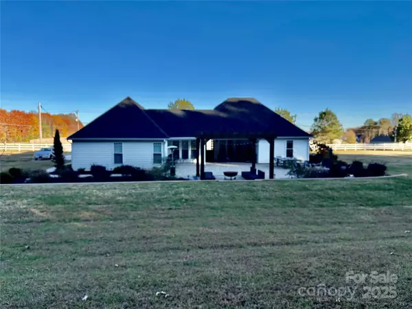 Sherrills Ford, NC 28673,3583 Mount Beulah RD