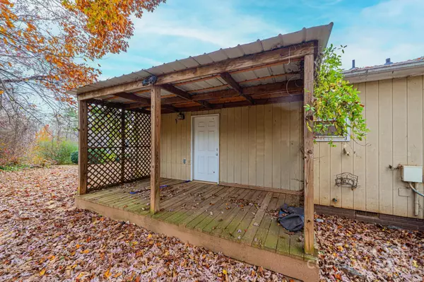 Lenoir, NC 28645,711 Meredith CT SW