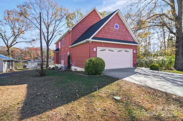 Salisbury, NC 28146,355 N Fisherman LN