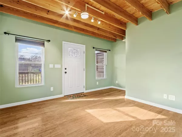 Asheville, NC 28706,48 Oteen Church RD