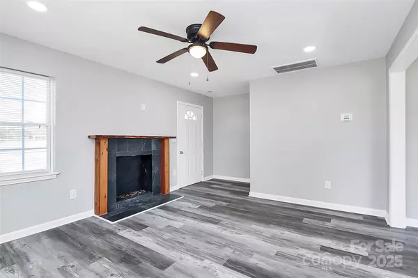 Shelby, NC 28150,108 Lee DR