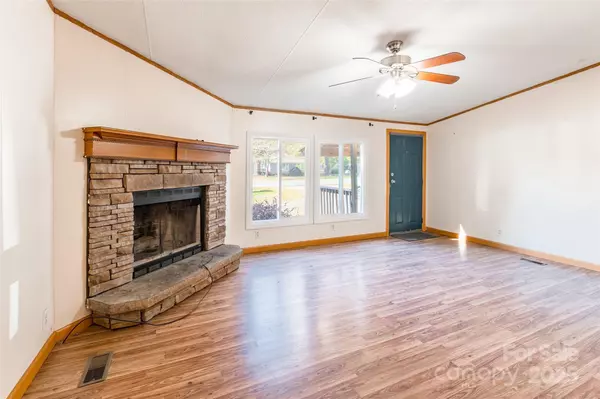 Dallas, NC 28034,810 Dallas Spencer Mtn RD