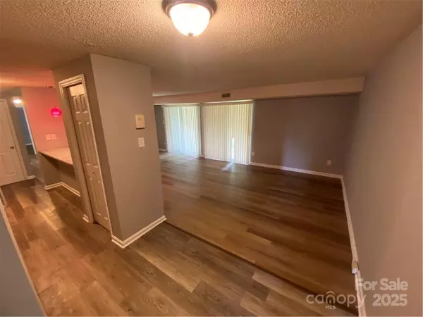 Charlotte, NC 28213,9409 Old Concord RD