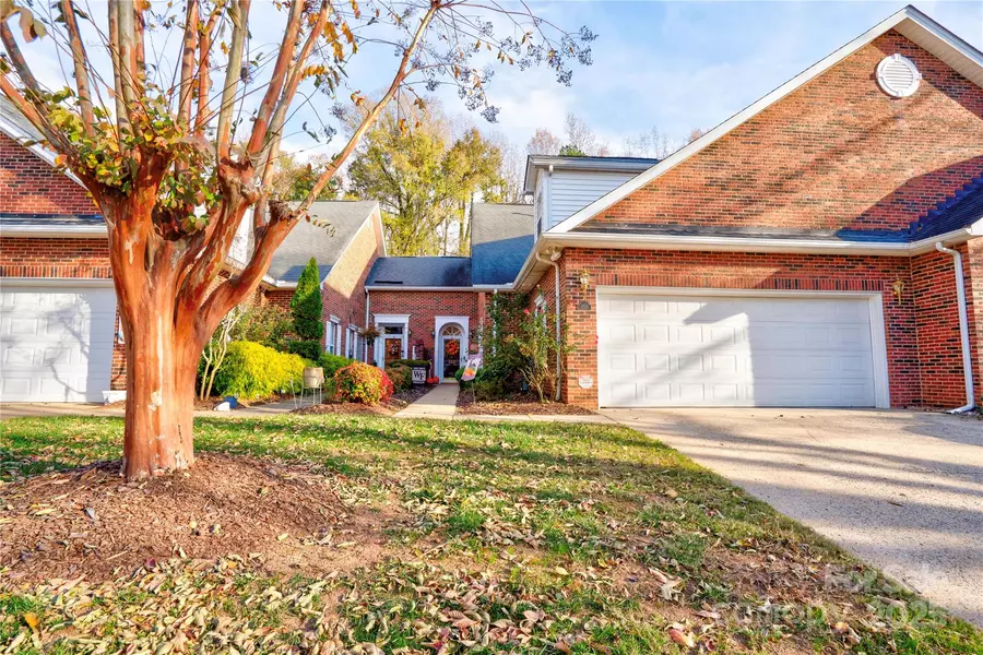 150 Columns CIR, Shelby, NC 28150