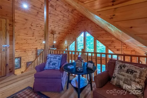 Whittier, NC 28789,44 Riverside DR