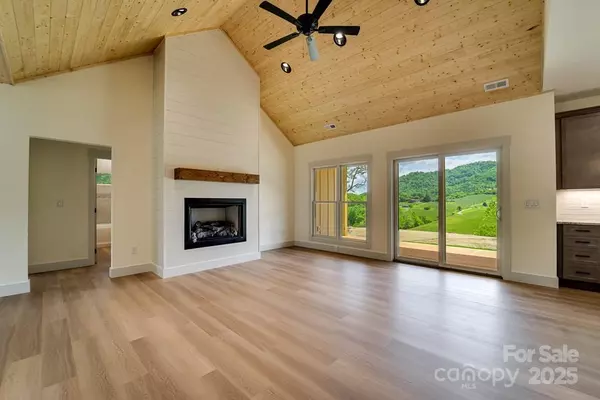 Clyde, NC 28721,70 Knox Best ST