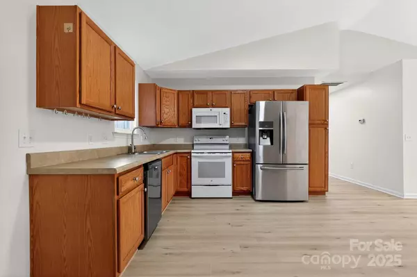 Duncan, SC 29334,768 Cannonsburg DR