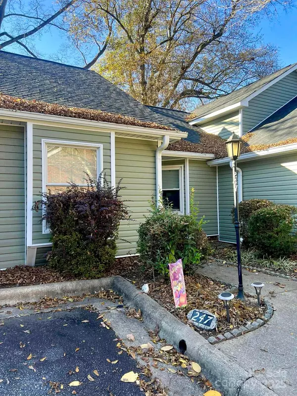 Hickory, NC 28601,247 5th AVE NE #8