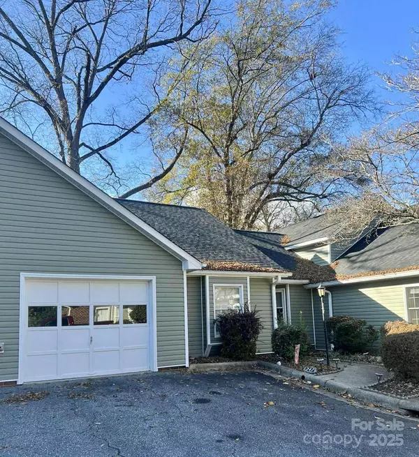 247 5th AVE NE #8, Hickory, NC 28601