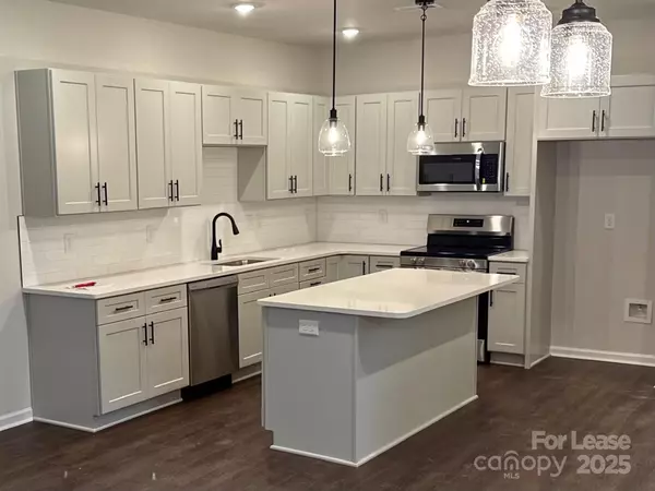 Charlotte, NC 28215,9717 Misenheimer RD #5B