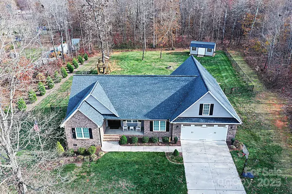 2124 Layton LN, Newton, NC 28658