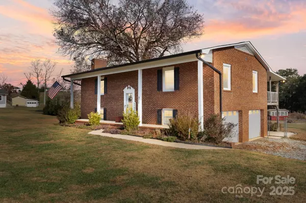 577 John Crotts RD, Mocksville, NC 27028