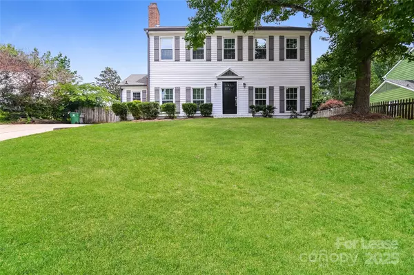 5015 Rivergreen LN, Charlotte, NC 28227