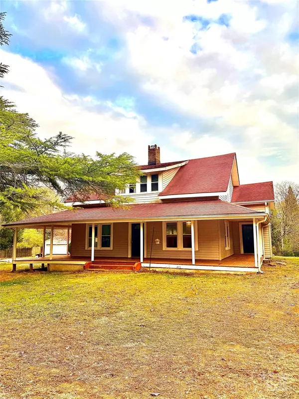 Columbus, NC 28722,411 Walker ST