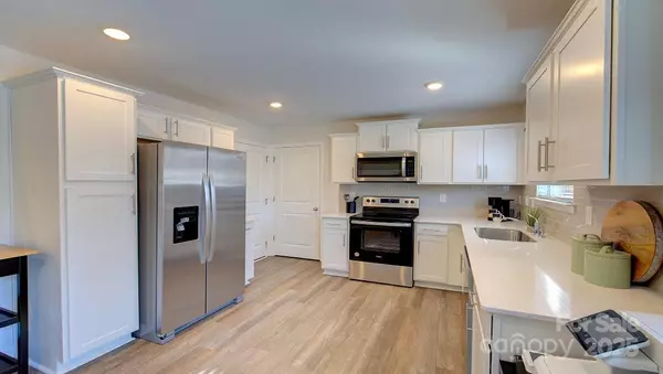 Asheville, NC 28806,65 Cain Hollow WAY