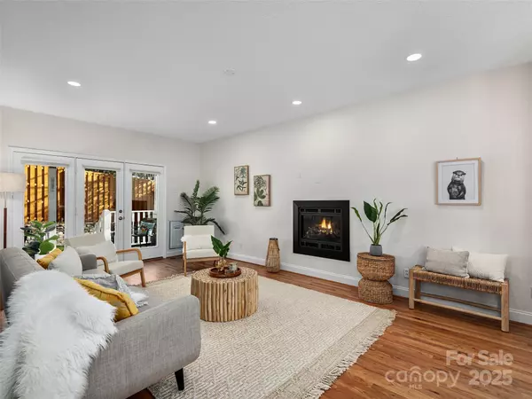 Black Mountain, NC 28711,17 Lake AVE