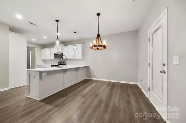 Charlotte, NC 28215,4224 Stockbrook DR