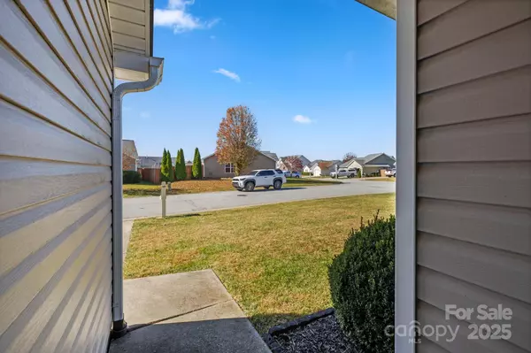 Fletcher, NC 28732,284 Mud Creek RD