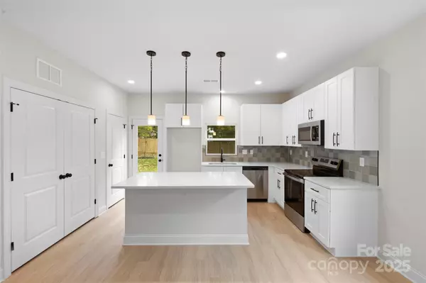 Charlotte, NC 28269,7805 Casa Loma RD