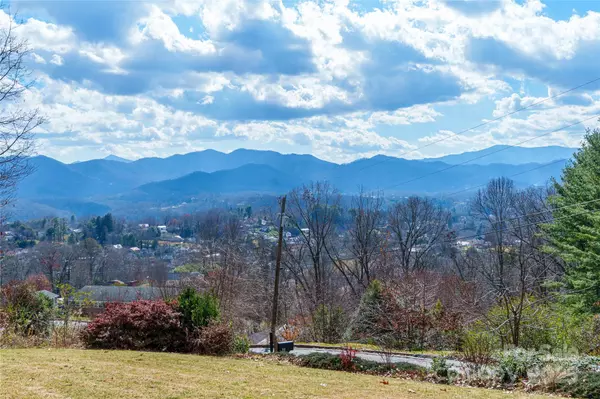 Canton, NC 28716,112 Hy Vu DR