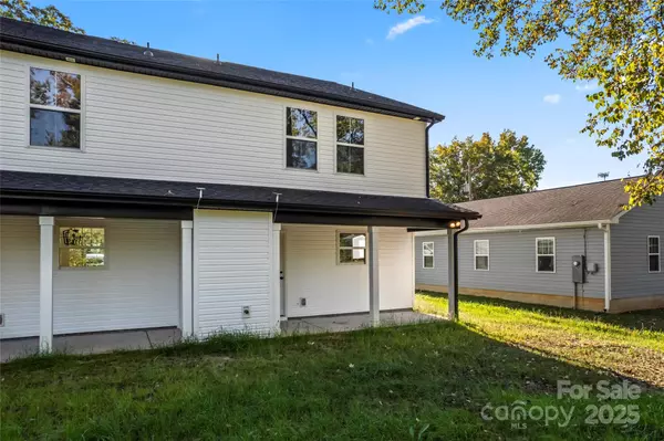 Charlotte, NC 28208,2909 New Pineola RD