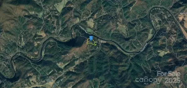 Hayesville, NC 28904,950 Lost River TRL
