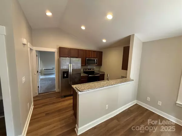 Charlotte, NC 28208,664 Reeves CT