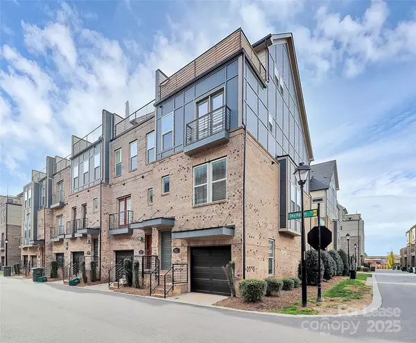 Charlotte, NC 28209,3821 Sky Haven DR