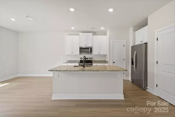 Gastonia, NC 28052,3510 Saddlebred DR