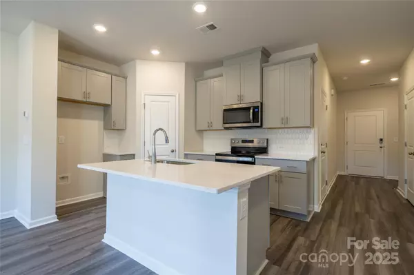 Charlotte, NC 28216,8012 Hidden Springs TRL