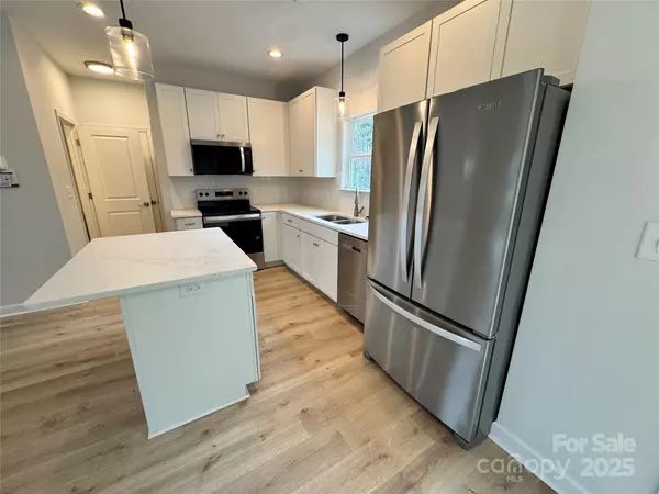 Gastonia, NC 28054,621 E Maple AVE