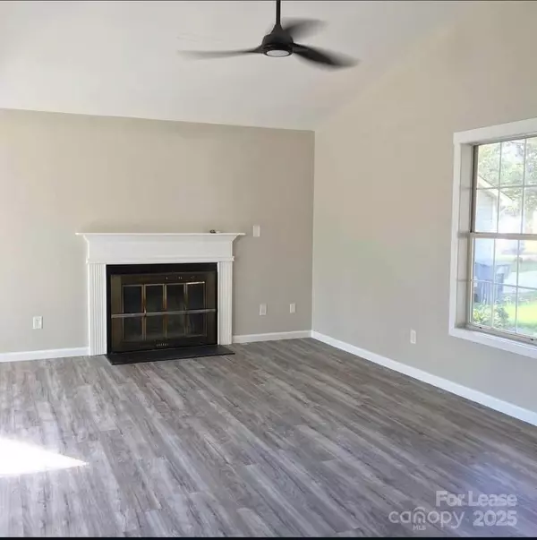 Charlotte, NC 28227,6510 Thornbird DR