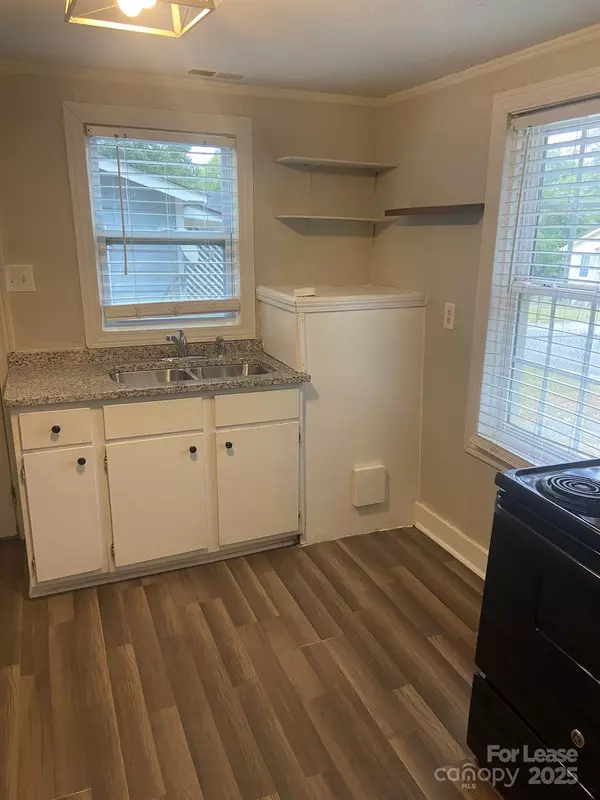 Charlotte, NC 28205,3931 Bearwood AVE