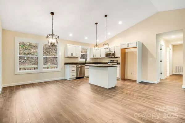 Weaverville, NC 28787,17 Melton DR